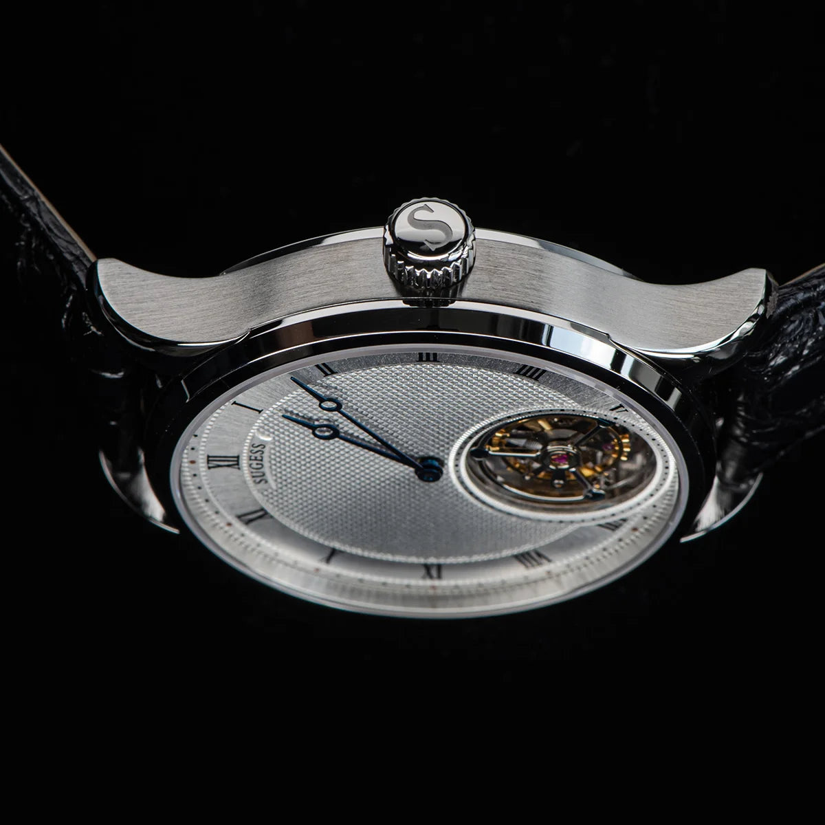 Sugess Tourbillon férfi karóra ST8230, eredeti Tianjin-i szerkezetű, mechanikus, vintage, csontvázszerkezetű karóra, elegáns krokodilbőr szíjjal