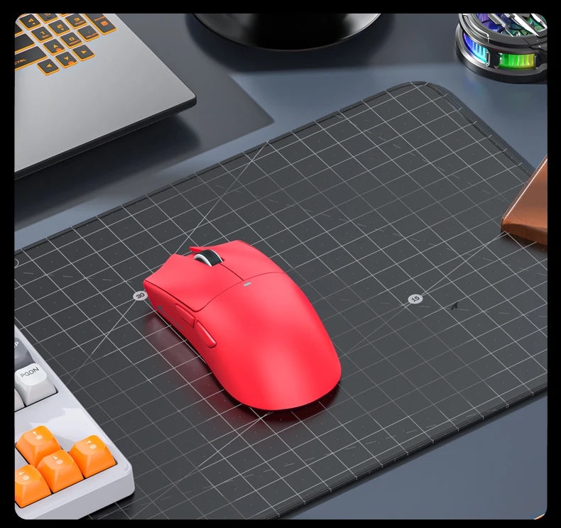 ATTACK SHARK X11SE trådløs gamingmus, tri-mode, 63g superlet med PAW3311-sensor, 22000 DPI, 300mAh batteri, dobbelt driver