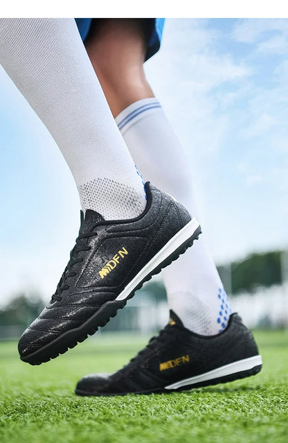 New Men Football Boots Men Soccer Shoes Adults Society Football Cleats Ultralight Training Soccer Sneakers Outdoor Lagre Size 47