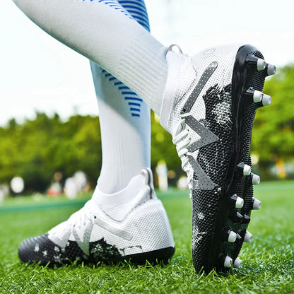 Men’s Non-Slip Football Boots Unisex Professional Soccer Shoes Sports New Cleats Drop Shipping Ultralight Breathable Futsal