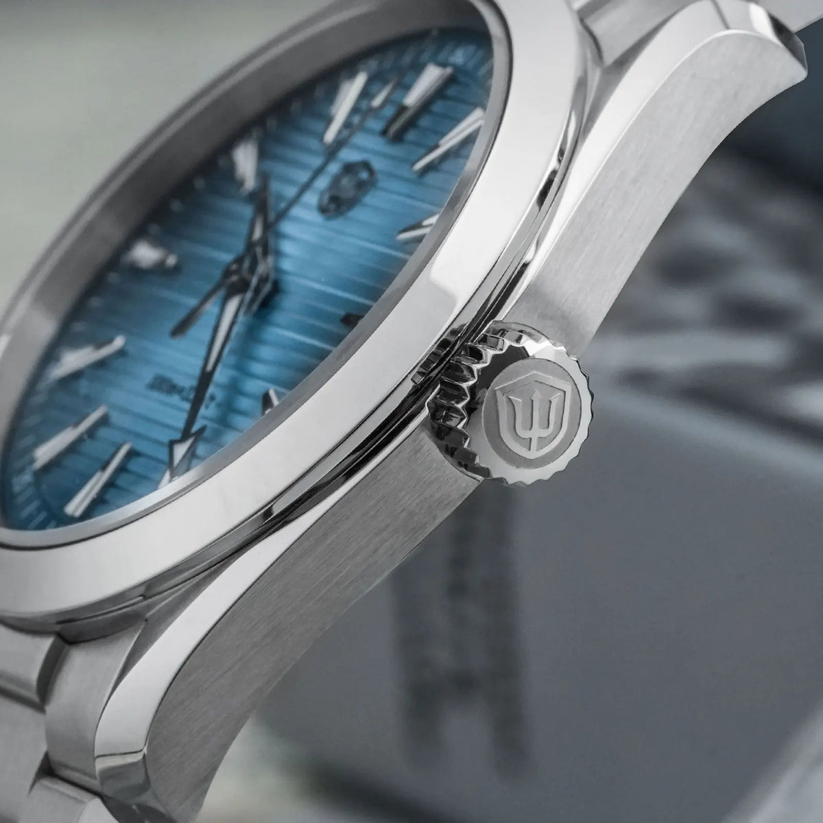 Montre Watchdives WD0006, mouvement VH31 à trotteuse fluide, verre saphir bombé, revêtement luminescent BGW9, étanche à 10 bars, 38 mm, style vintage