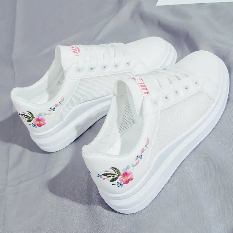 Schuhe 2025 Damen Laufschuhe Frühling Herbst, modisch, weiß, atmungsaktiv, mit bestickten Blumen, Schnürung, lässige Sneaker, Zapatos De Mujer