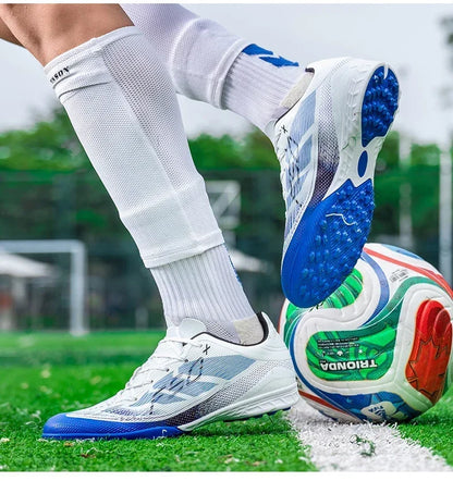 Nouvelles chaussures de football pour hommes, chaussures de soccer pour terrain en herbe, chaussures d'entraînement, chaussures de sport ultralégères, chaussures de match professionnelles, baskets antidérapantes unisexes.