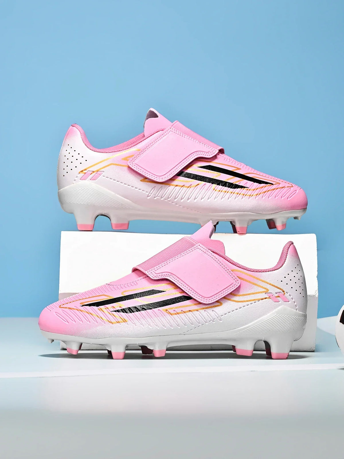 Chaussures de football professionnelles pour hommes, sans lacets, antidérapantes, pour jeunes, crampons FG/TF, entraînement sur terrain, crampons rapides pour le football.