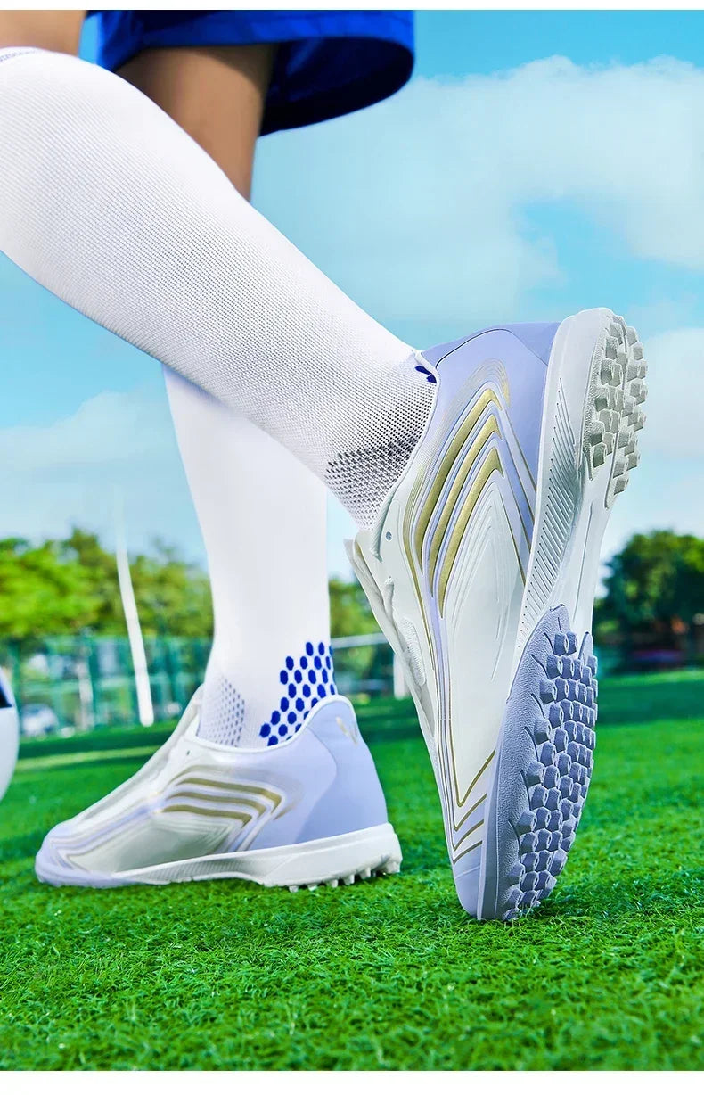 Nouvelles chaussures de football pour hommes, baskets de futsal, crampons de haute qualité, antidérapantes, chaussures de football d'intérieur, pour terrain synthétique, best-seller, montantes, pour extérieur