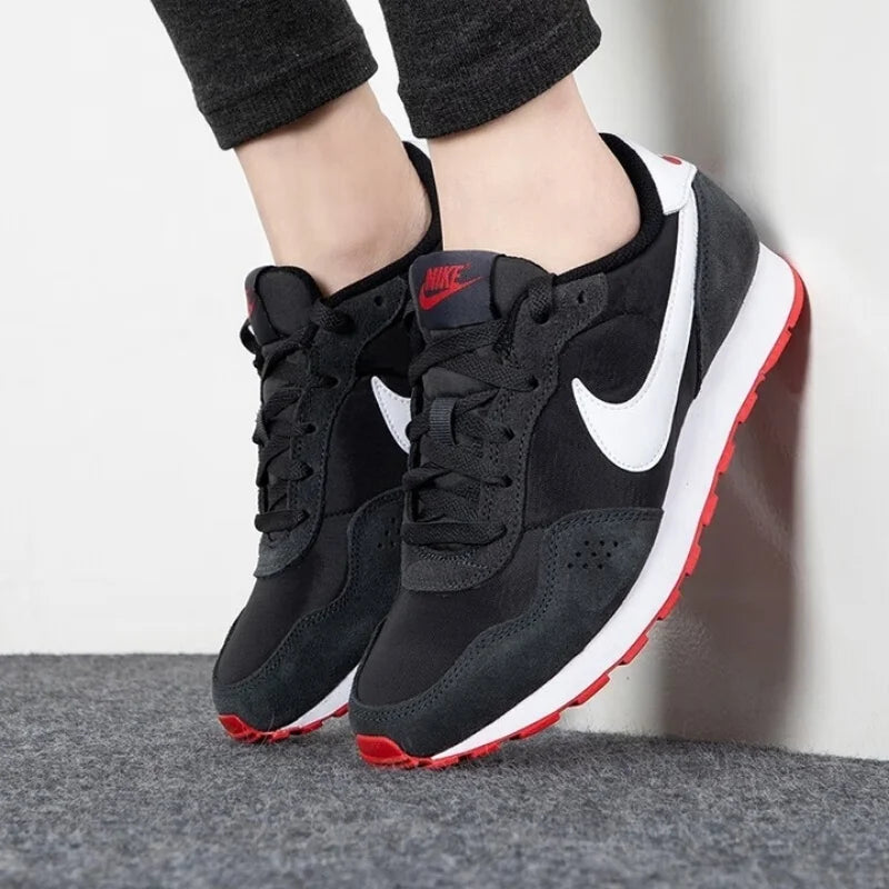 Scarpe da donna Nike Valiant, nuove sneaker casual di tendenza, comode e versatili, stile rétro waffle, Cn8558-016