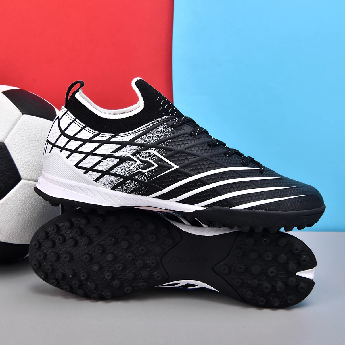 Nouvelles chaussures de football pour hommes, crampons de futsal, chaussures de football, confortables, ultra-légères, pour terrain synthétique et naturel, sportives, antidérapantes, pour adultes, professionnelles.