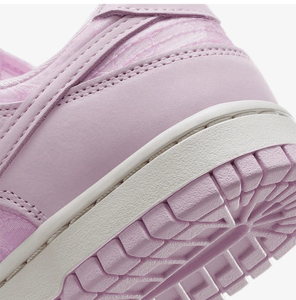 Nike Authentic Dunk Low Women's Retro Sneakers HJ5870-600