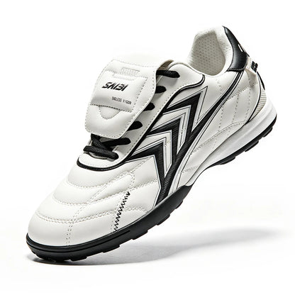 Chaussures de football pour hommes FG pour terrain ferme, tige en PU souple, crampons en caoutchouc renforcés, pour adultes, pour les matchs de football en plein air et l'entraînement sur pelouse.