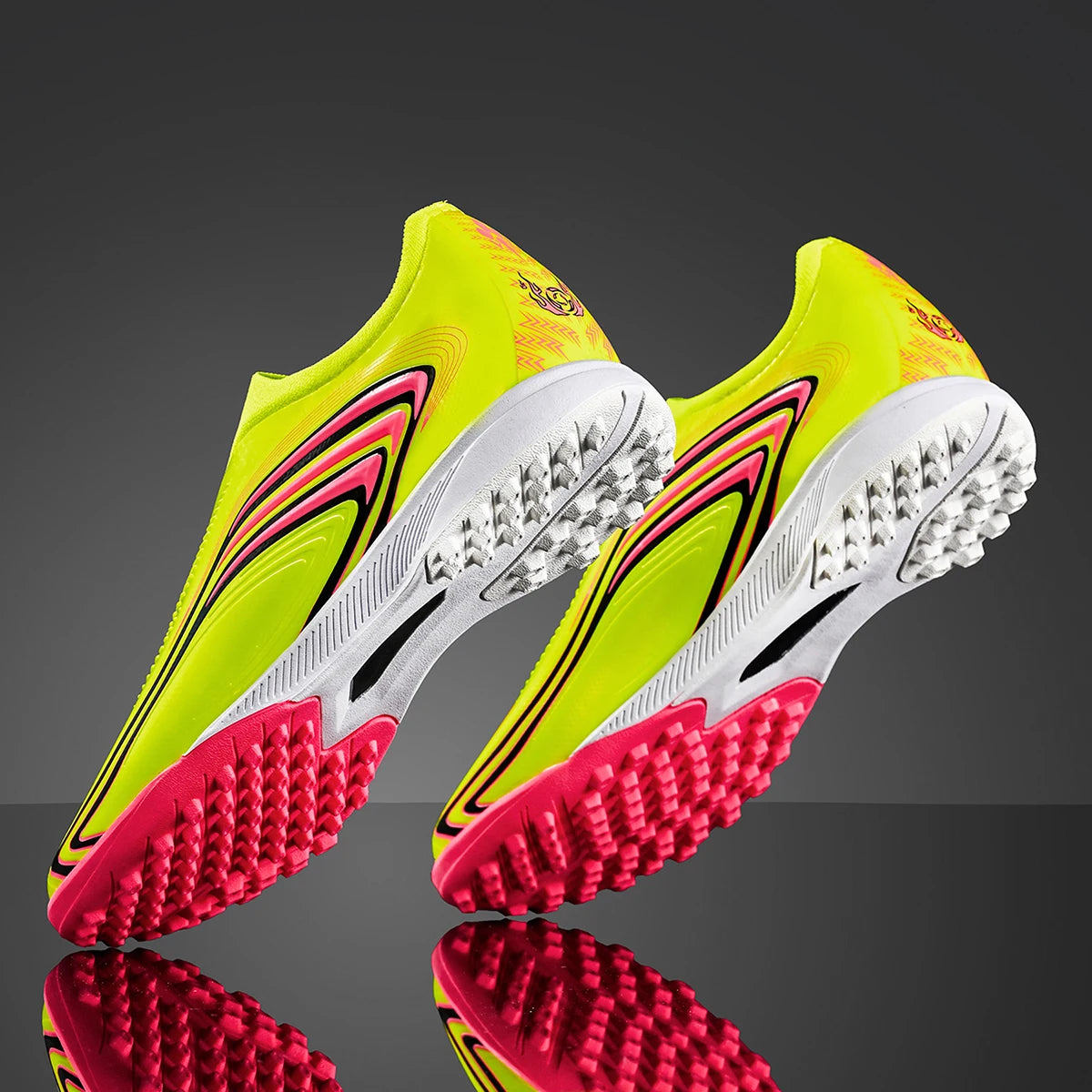 Chaussures de football TF unisexes, crampons légers pour terrain synthétique, semelle résistante à l'usure pour les matchs de football sur gazon artificiel en extérieur