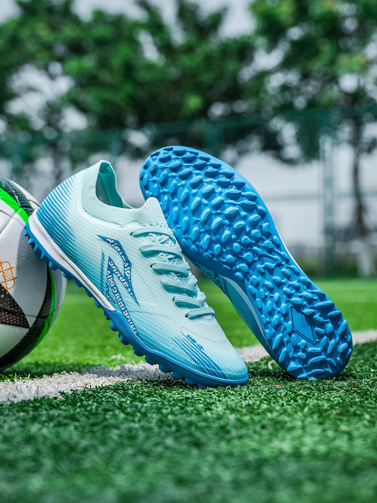 Chaussures de football pour hommes TF Turf, dessus en PU respirant, semelle extérieure en caoutchouc antidérapante, chaussures légères pour l'entraînement sur gazon artificiel.