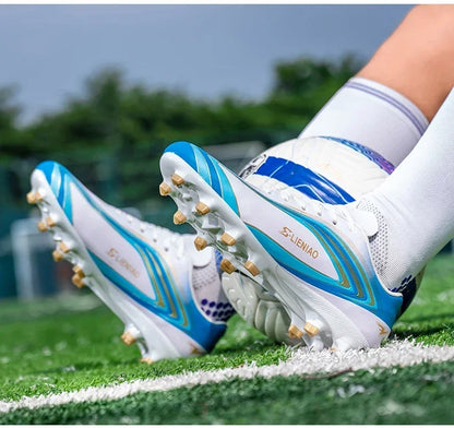 Nouvelles chaussures de football pour hommes, baskets de haute qualité, crampons de futsal pour gazon, chaussures de football d'intérieur très vendues, chaussures d'entraînement antidérapantes pour l'extérieur