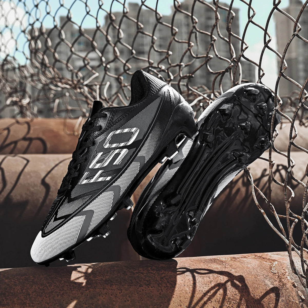 Chaussures de football pour adultes, modèle AG FG, avec crampons longs renforcés, empeigne respirante en PU, chaussures de football unisexes pour matchs sur gazon synthétique.