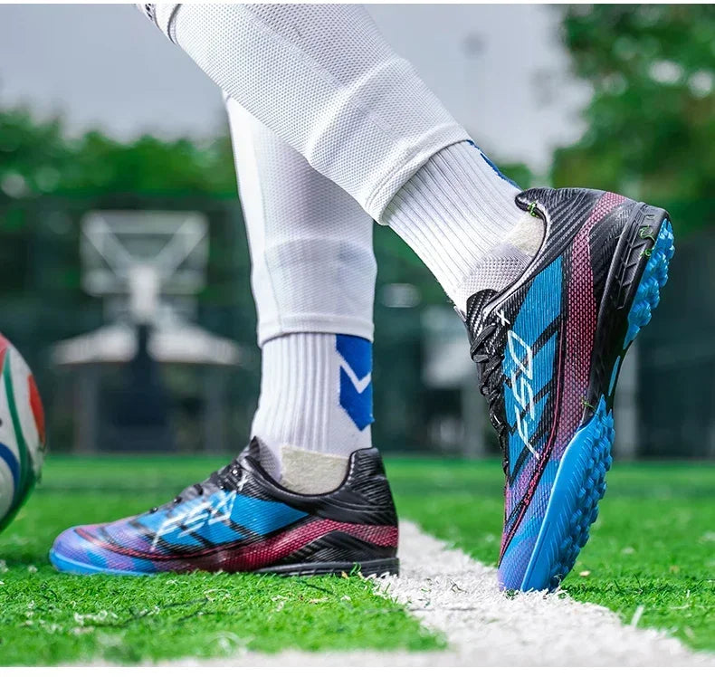 Nouvelles chaussures de football pour hommes, chaussures de soccer pour terrain en herbe, chaussures d'entraînement, chaussures de sport ultralégères, chaussures de match professionnelles, baskets antidérapantes unisexes.