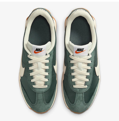 Scarpe sportive da donna Nike Pacific in tessuto resistente all'usura, modello basso con lacci, HM4771-300