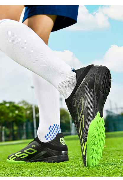 Nouvelles chaussures de football pour hommes, crampons pour terrain gazonné, chaussures de futsal confortables, chaussures de football pour terrain synthétique, chaussures de sport ultralégères, antidérapantes, pour adul