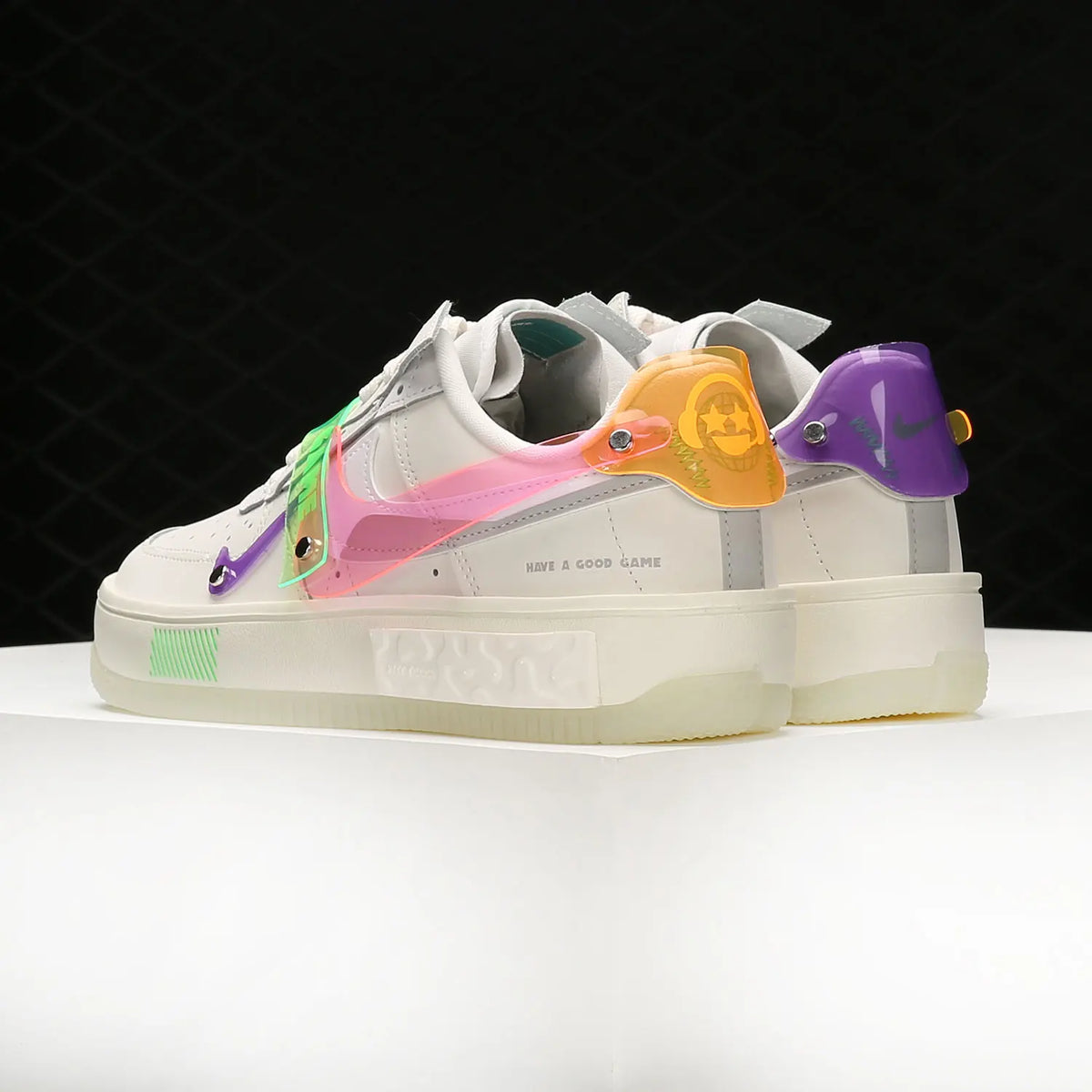 Nike AIR FORCE 1 '07 Damen Air Force One Classic Freizeitsneaker DO2332-111