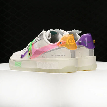 Nike AIR FORCE 1 '07 Damen Air Force One Classic Freizeitsneaker DO2332-111