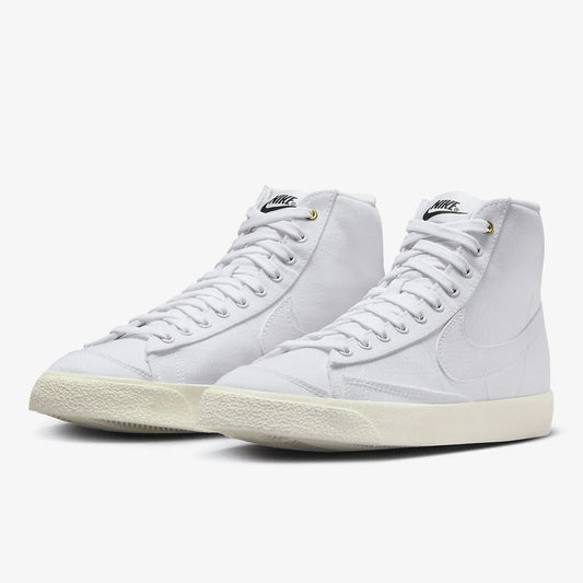 Nike Authentic BLAZER Pioneers Damen-Freizeit-Sneaker, niedrig geschnitten, leicht DX5550-100