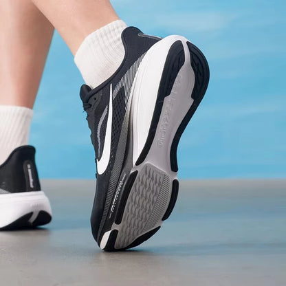 Chaussures de course pour hommes Nike IR1228-001, tige en maille respirante, semelle amortissante, légères, idéales pour la course sur route.