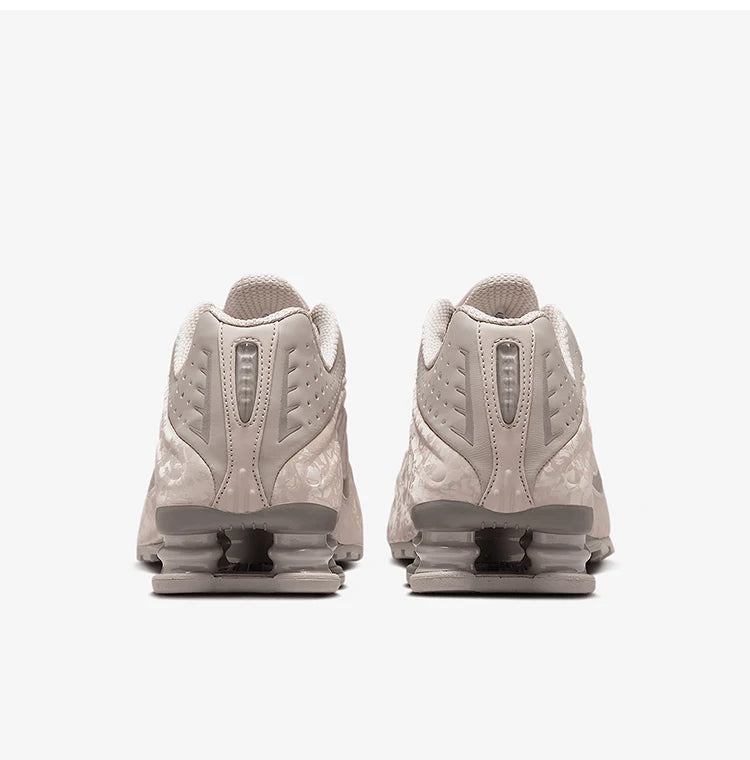 Originalūs Nike Shox R4 moteriški amortizuojantys žemaauliai bėgimo bateliai HV0934-001