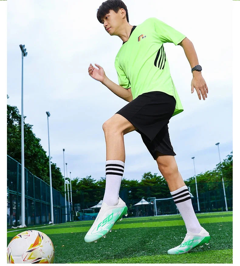 Nouvelles Chaussures de Football pour Hommes Antidérapantes, Crampons Garçons, Chaussures de Foot à Succès, Baskets de Match Extérieur sur Gazon, Haute Qualité, Montantes, Légères