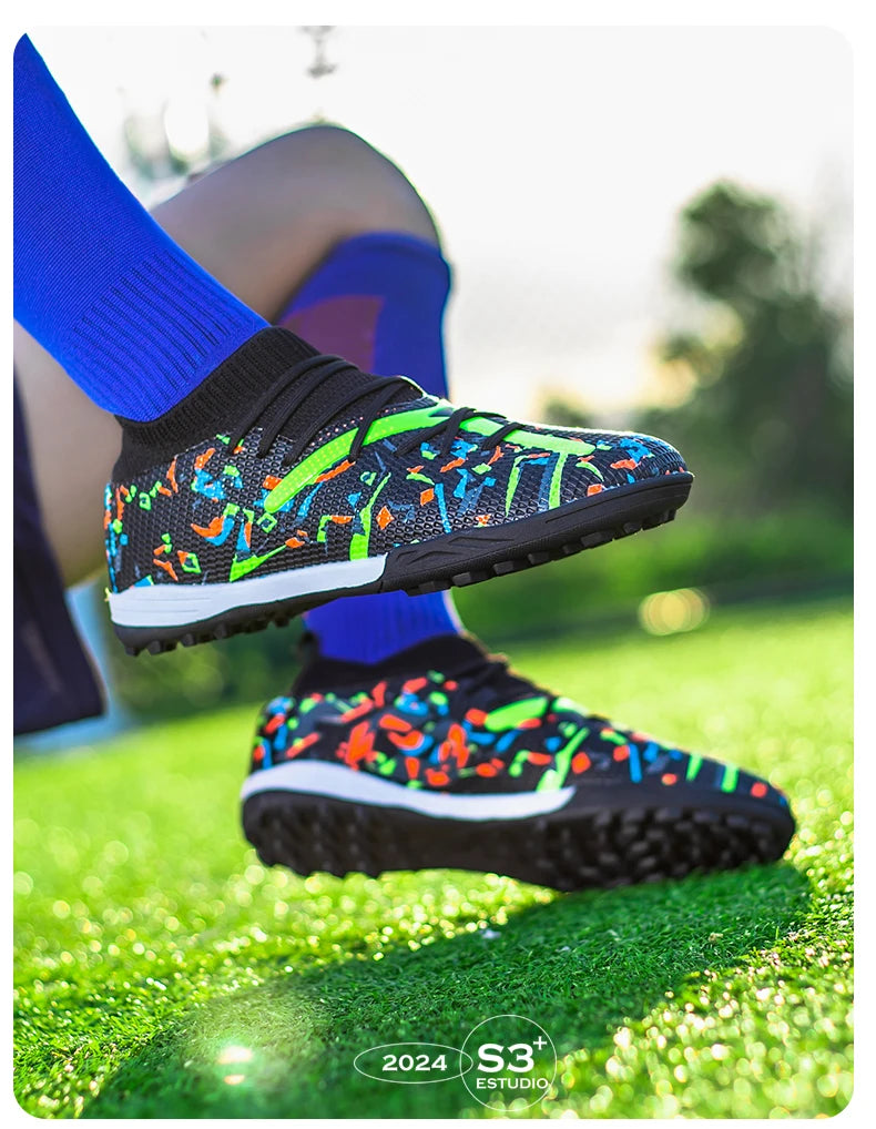Turf Soccer Cleats Professional Men Football Boots Breathable Mesh Youth Soccer Shoes Anti-Skid Male Sneakers Society Chuteira.