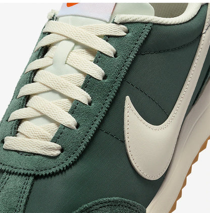 Scarpe sportive da donna Nike Pacific in tessuto resistente all'usura, modello basso con lacci, HM4771-300