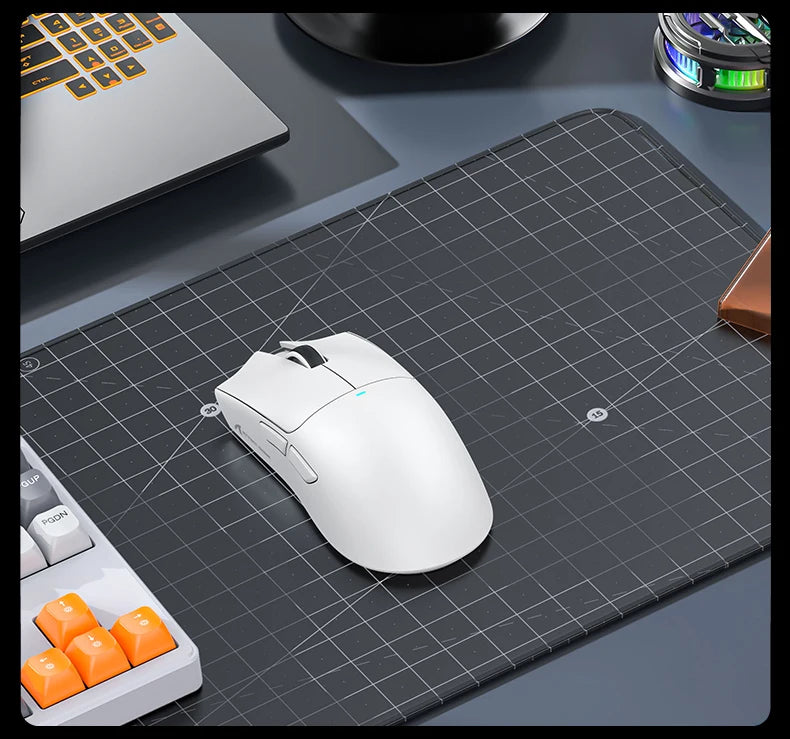 ATTACK SHARK X11SE trådløs gamingmus, tri-mode, 63g superlet med PAW3311-sensor, 22000 DPI, 300mAh batteri, dobbelt driver