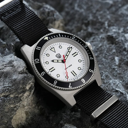 Watchdives WD1972 Quarzuhr mit VH31 Sweep-Seconds-Uhrwerk, Saphirglas, BGW9-Leuchtmasse, 20Bar wasserdicht, Vintage-Herrenuhr