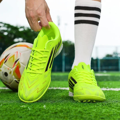 Nouvelles chaussures de football pour hommes, baskets confortables, chaussures de football professionnelles à cheville haute, chaussures de sport unisexes antidérapantes TF/FG pour garçons