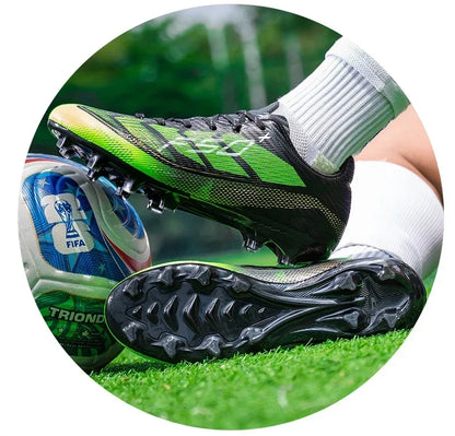 Nouvelles chaussures de football pour hommes, chaussures de soccer pour terrain en herbe, chaussures d'entraînement, chaussures de sport ultralégères, chaussures de match professionnelles, baskets antidérapantes unisexes.