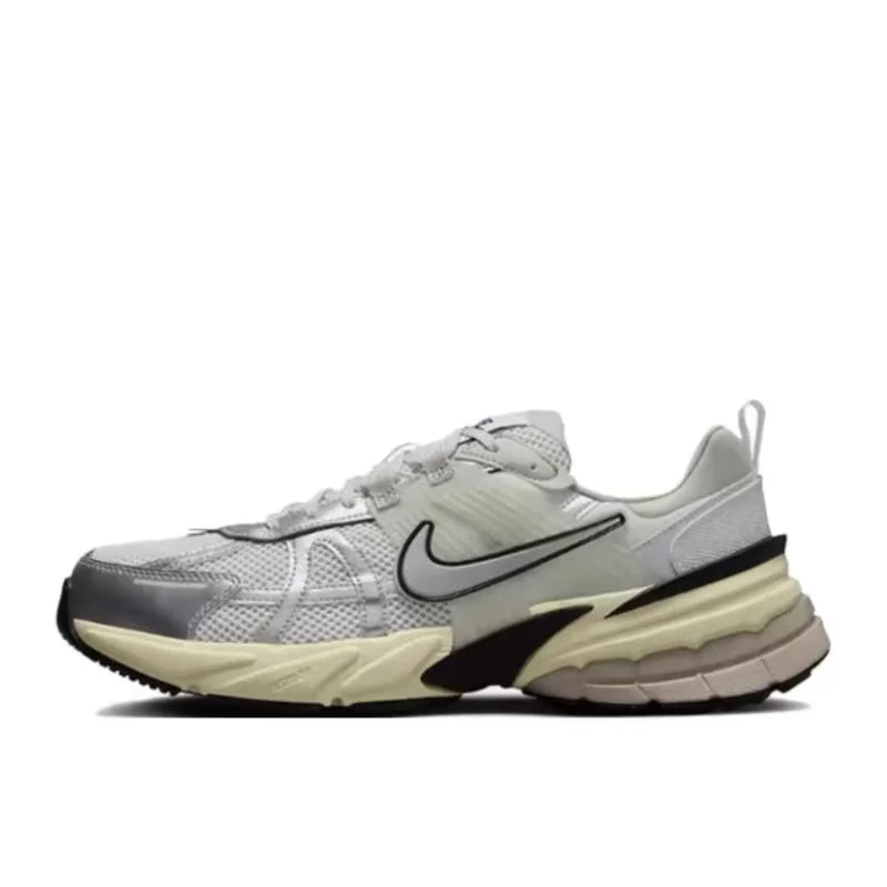Nike V2K Run Runtekk Retro-inspirerede, moderigtige, åndbare, komfortable, støddæmpende, afslappede og alsidige løbesko til både mænd og kvinder HJ4497-100