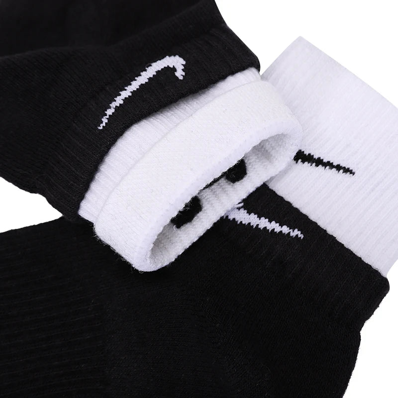 Κάλτσες Nike για άνδρες και γυναίκες, για γυμναστική, τρέξιμο, άσκηση, μαλακές, άνετες, αναπνεύσιμες κάλτσες καθημερινής χρήσης, κάλτσες μέχρι τη μέση της γάμπας