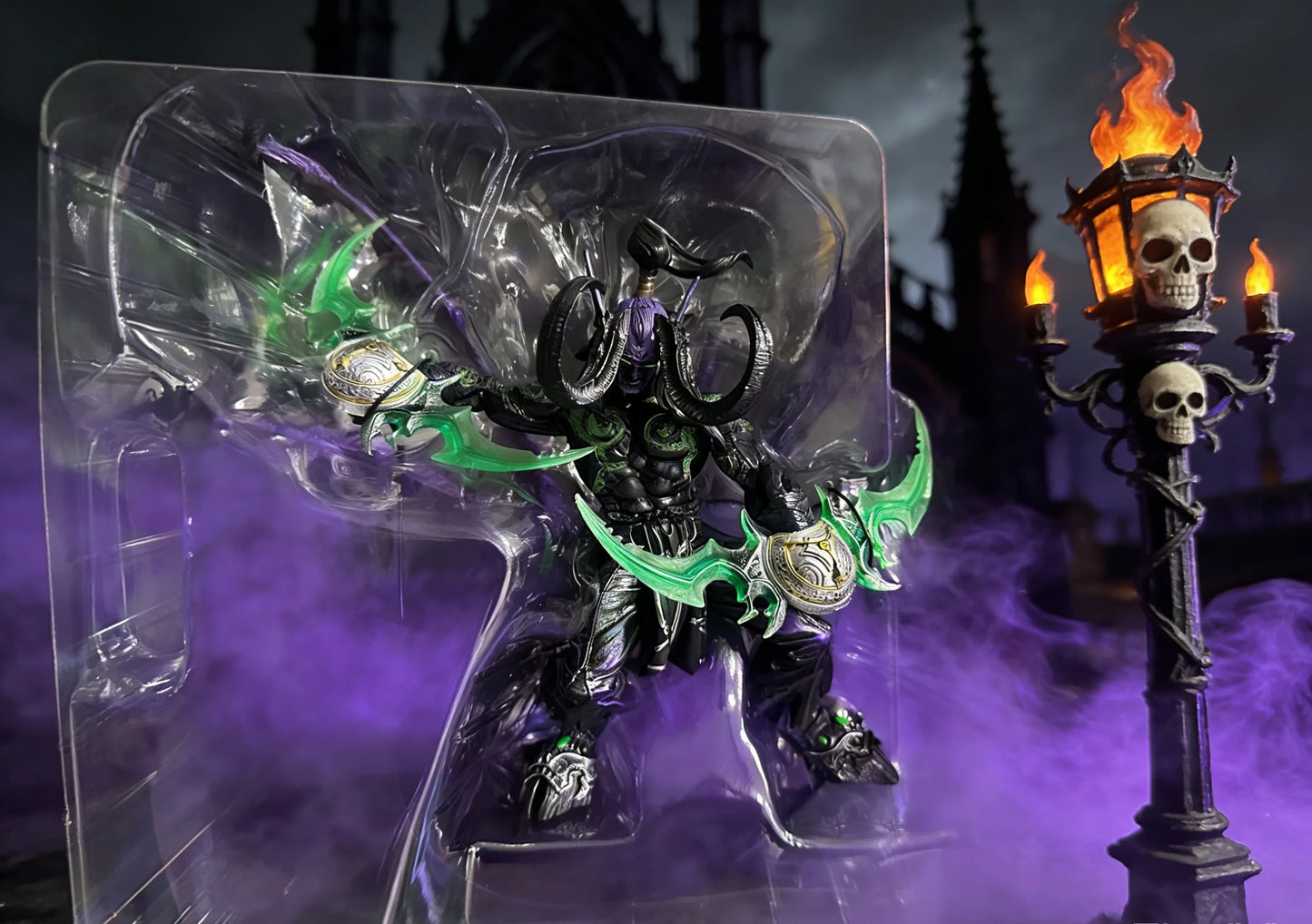 World of Warcraft Handheld Black Devil Hunter Illidan Fury Wind Ornament Lich King Arthas Model Boy