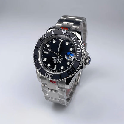 40 mm átmérőjű, YM Design kétirányban forgó keret, zafírüveg, világító számlap, NH35 szerkezethez, Jubile szíjjal ellátott luxus férfi karóra