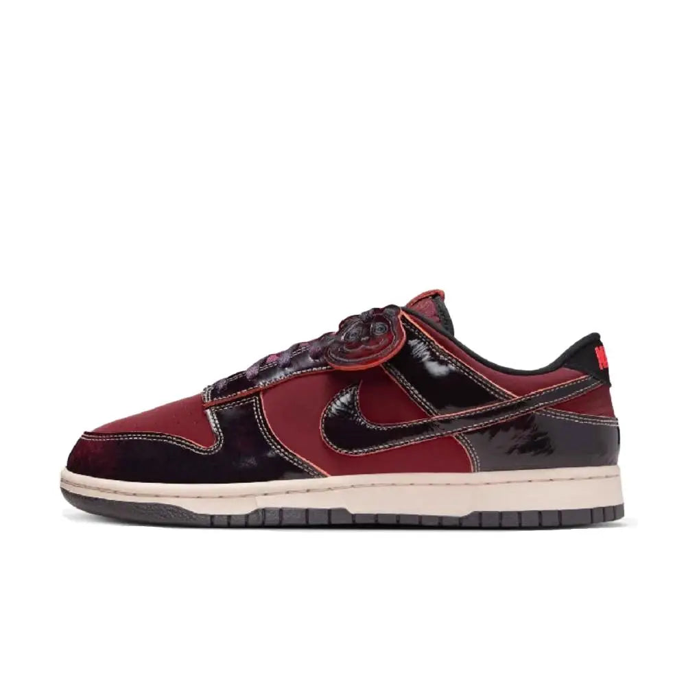 Nike Dunk Classic Versatile Waterproof Low-Top Skate Shoes Men's Brown HQ2053-700