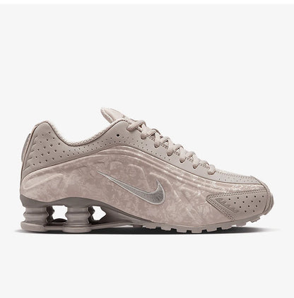 Originalūs Nike Shox R4 moteriški amortizuojantys žemaauliai bėgimo bateliai HV0934-001