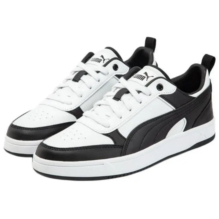 Baskets basses polyvalentes et confortables Puma Dribble, blanches et noires, 40032605