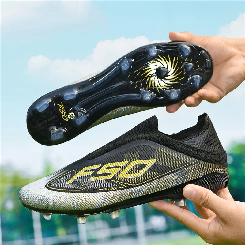 Nouvelles chaussures de football pour hommes, chaussures de sport d'extérieur, chaussures de soccer ultralégères, chaussures de futsal antidérapantes, de haute qualité, à cheville haute, respirantes, pour match