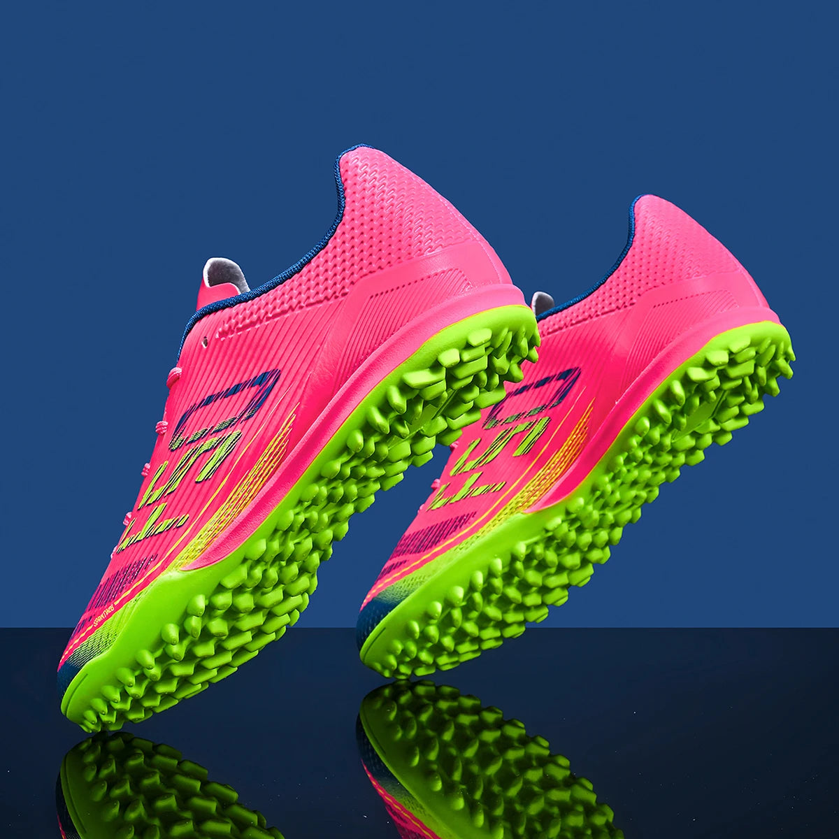 Chaussures de football TF pour adultes, semelle en caoutchouc résistante à l'usure pour terrain synthétique, chaussures de football légères en PU pour hommes, pour matchs sur gazon extérieur