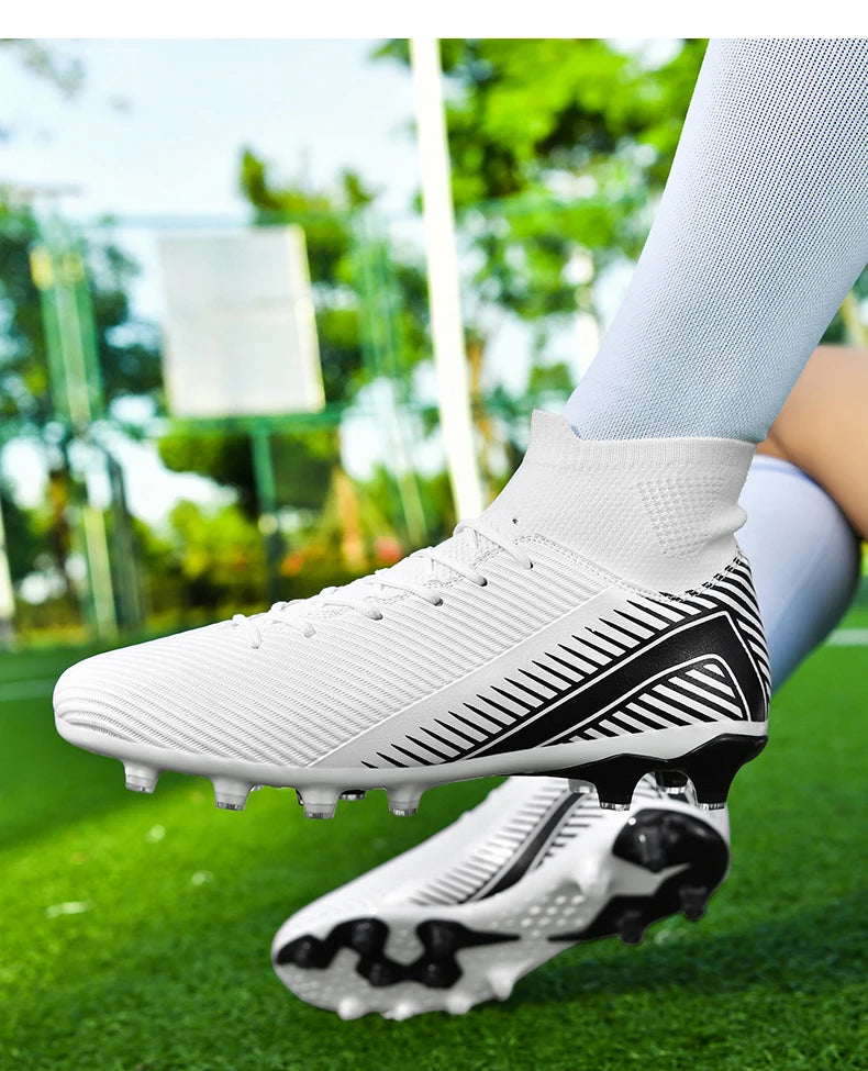 Nouvelles chaussures de football professionnelles pour hommes, chaussures de football antidérapantes, unisexes, respirantes, chaussures de futsal, nouvelles chaussures à crampons, livraison directe, ultralégères