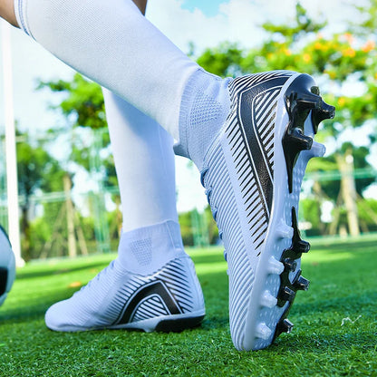 Nouvelles chaussures de football professionnelles pour hommes, chaussures de football antidérapantes, unisexes, respirantes, chaussures de futsal, nouvelles chaussures à crampons, livraison directe, ultralégères