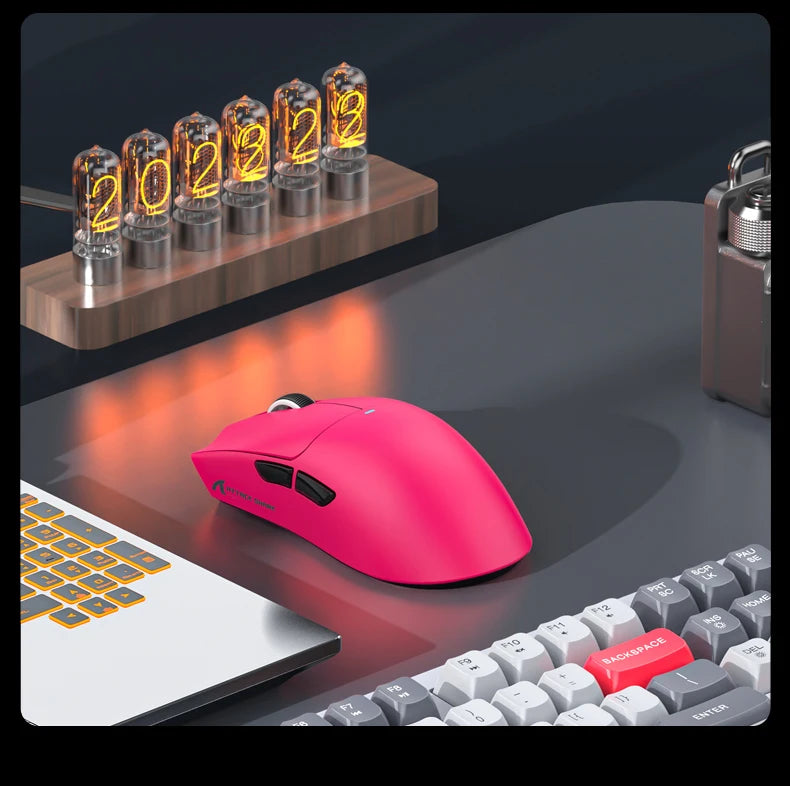 ATTACK SHARK X11SE trådløs gamingmus, tri-mode, 63g superlet med PAW3311-sensor, 22000 DPI, 300mAh batteri, dobbelt driver