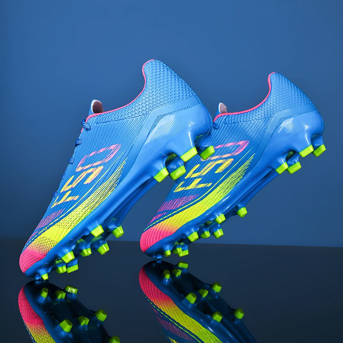 Chaussures de football respirantes pour hommes, chaussures de sport antidérapantes à longues crampons FG/AG pour l'extérieur et l'intérieur, un incontournable pour les fans