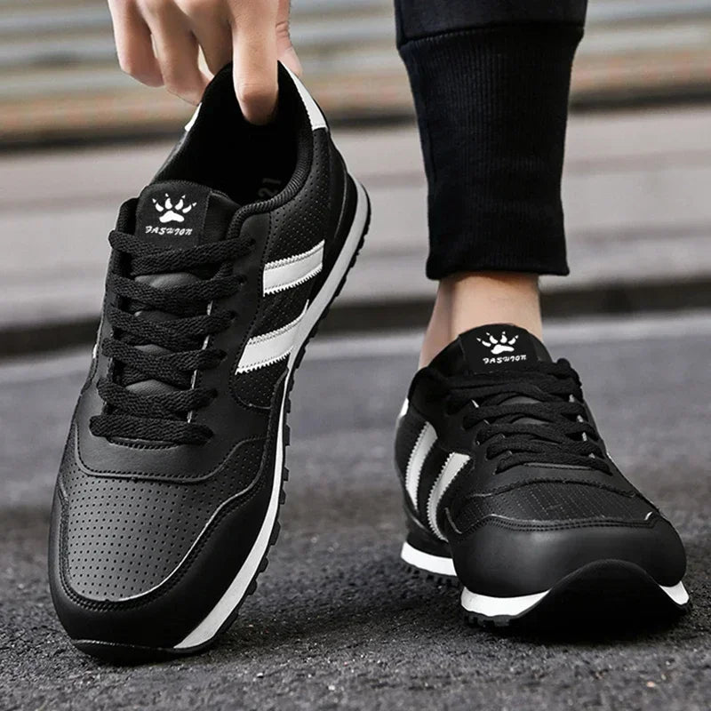 Flade løbesko til mænd til efteråret, hvide, slidstærke, klassiske og afslappede sko, lavskaftede, trendy og stilfulde vandre- og gåsko