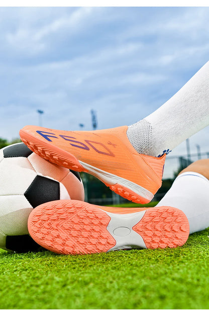 Nouvelles chaussures de football pour hommes, crampons pour terrain gazonné, chaussures de futsal confortables, chaussures de football pour terrain synthétique, chaussures de sport ultralégères, antidérapantes, pour adul