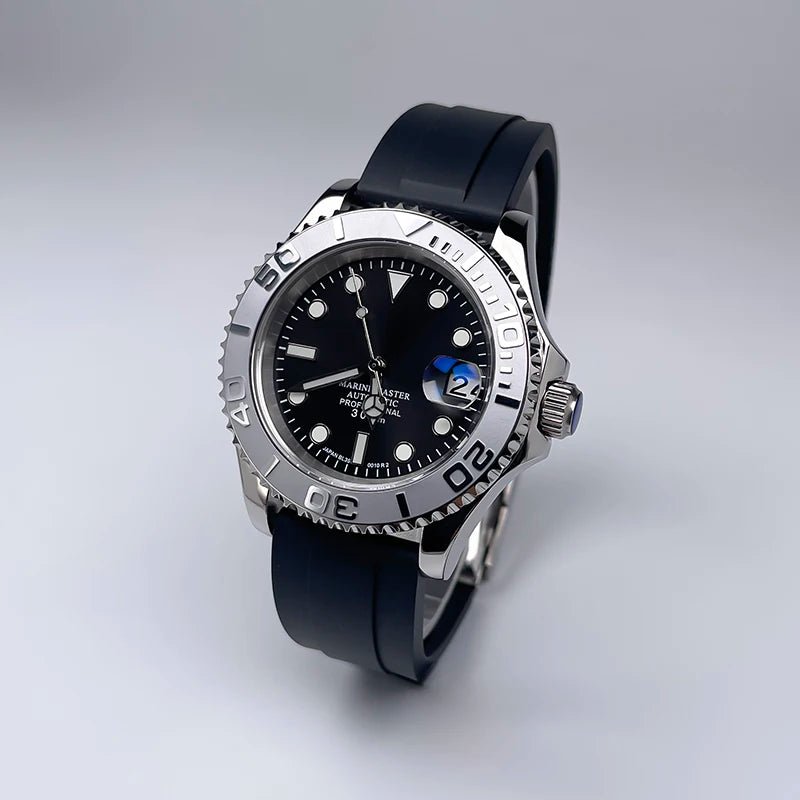 40 mm átmérőjű, YM Design kétirányban forgó keret, zafírüveg, világító számlap, NH35 szerkezethez, Jubile szíjjal ellátott luxus férfi karóra