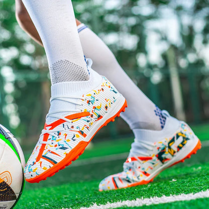 Turf Soccer Cleats Professional Men Football Boots Breathable Mesh Youth Soccer Shoes Anti-Skid Male Sneakers Society Chuteira.