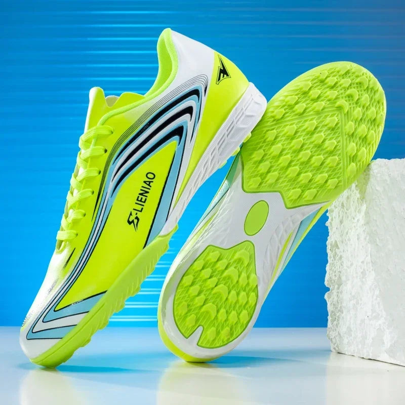 Nouvelles chaussures de football pour hommes, baskets de haute qualité, crampons de futsal pour gazon, chaussures de football d'intérieur très vendues, chaussures d'entraînement antidérapantes pour l'extérieur